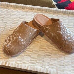 Wal and Pai Brown and White cowhide Slip-On Mules(bw)